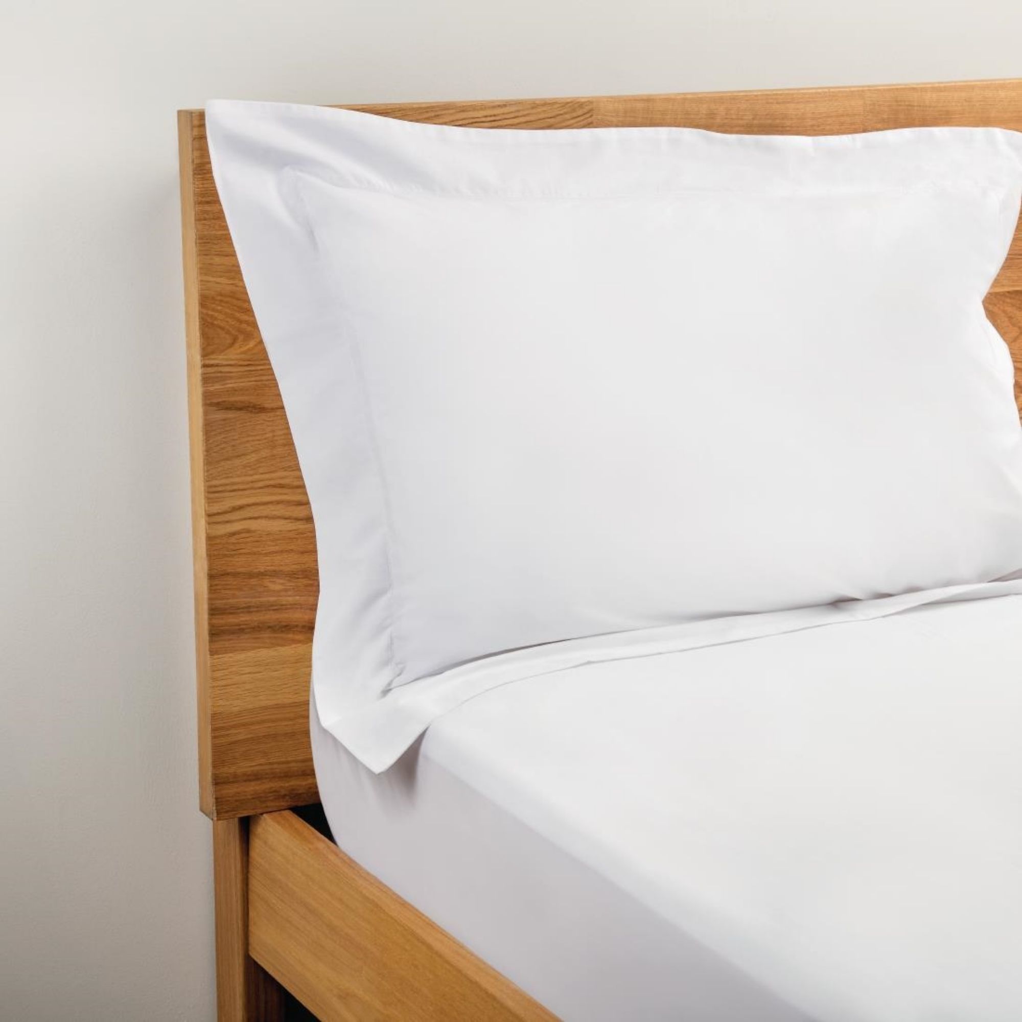 Picture of Mitre Comfort Percale Oxford Pillowcase White - HB924